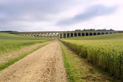 L_aqueduc de la Vanne en Bourgogne