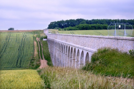 L_aqueduc de la Vanne en Bourgogne