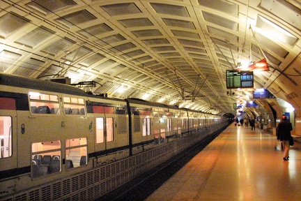 Métro Eole Station Magenta