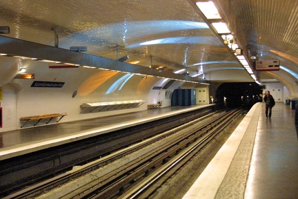 Métro à PARIS ligne 4