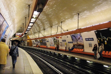 Métro à PARIS ligne 4