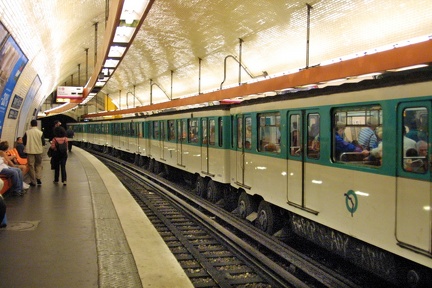 Métro à PARIS ligne 4