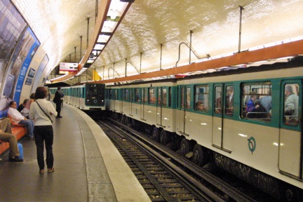 Métro à PARIS ligne 4