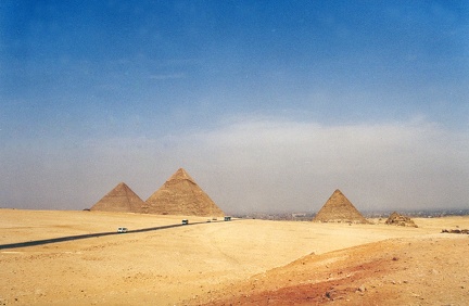 08867 pyramides kheops kheprhen mykherinos egypte