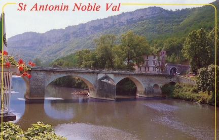 Pont à St Antonin Noble Val