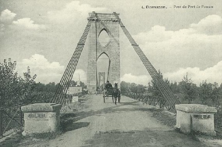 Vieux pont de port de Pascau