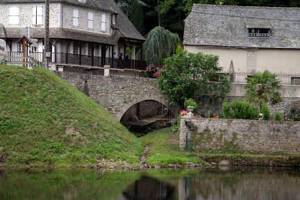 Pont d'Entraygues (XIIIème siècle) sur la Truyère