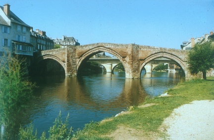 Pont d'Espalion (14ème siècle) sur le Lot