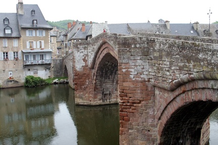 Pont d'Espalion (14ème siècle) sur le Lot