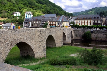 Pont gothique d'Estaing (XVIe siècle) sur le Lot 
