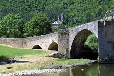 Pont (XVème siècle) sur le Tarn à Molines