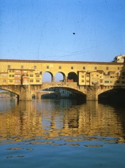 Le Ponte Vecchio (le « vieux pont » en italien) à Florence
